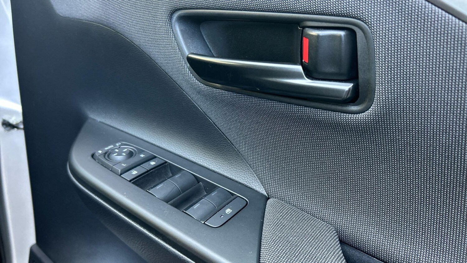 Used Toyota C-HR 2025 for sale - 77753853: Photo 40