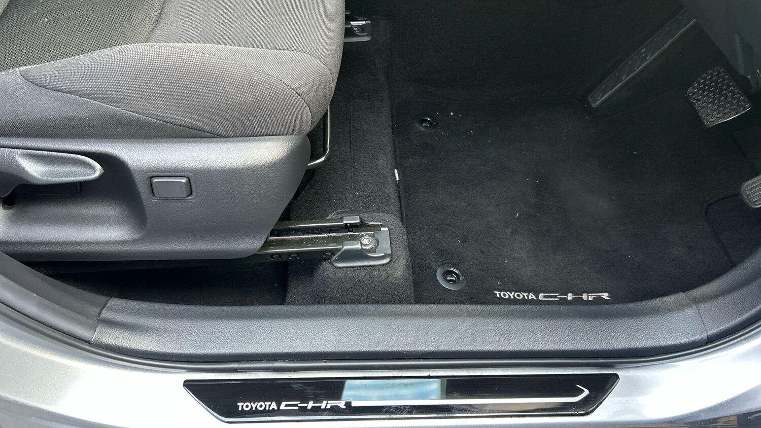 Used Toyota C-HR 2025 for sale - 77753853: Photo 42