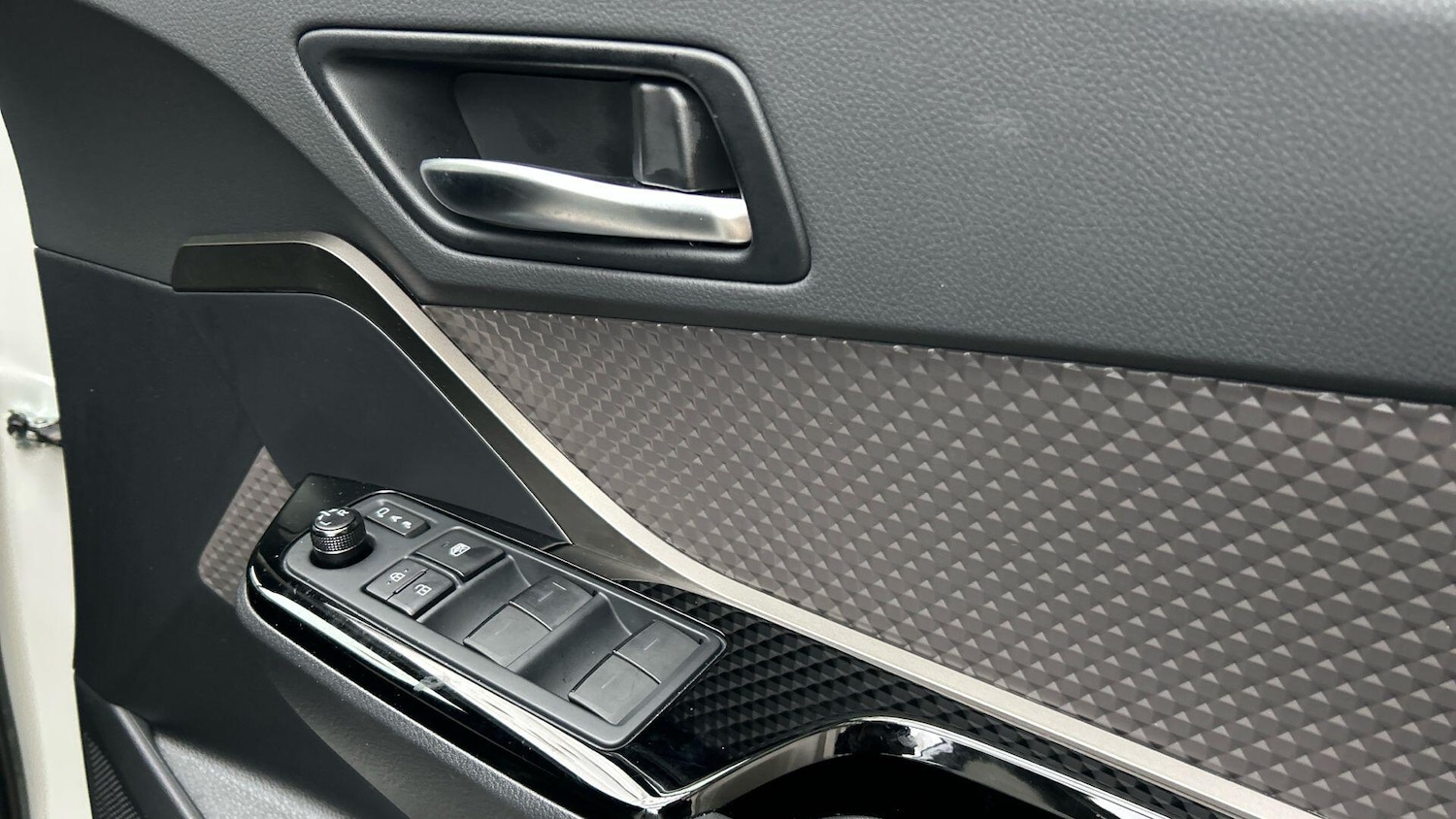 Used Toyota C-HR 2023 for sale - 76456841: Photo 38