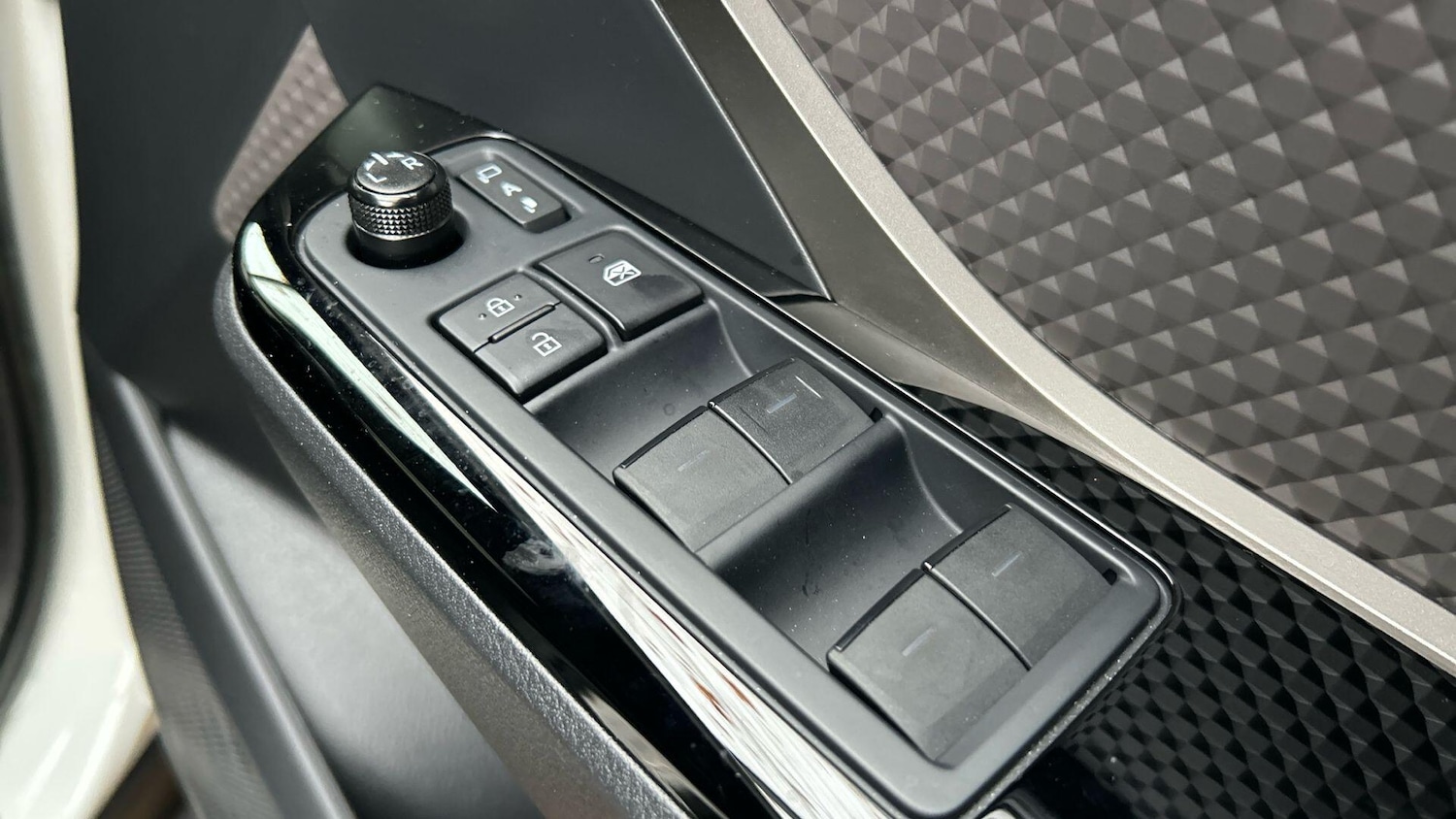 Used Toyota C-HR 2023 for sale - 76456841: Photo 39