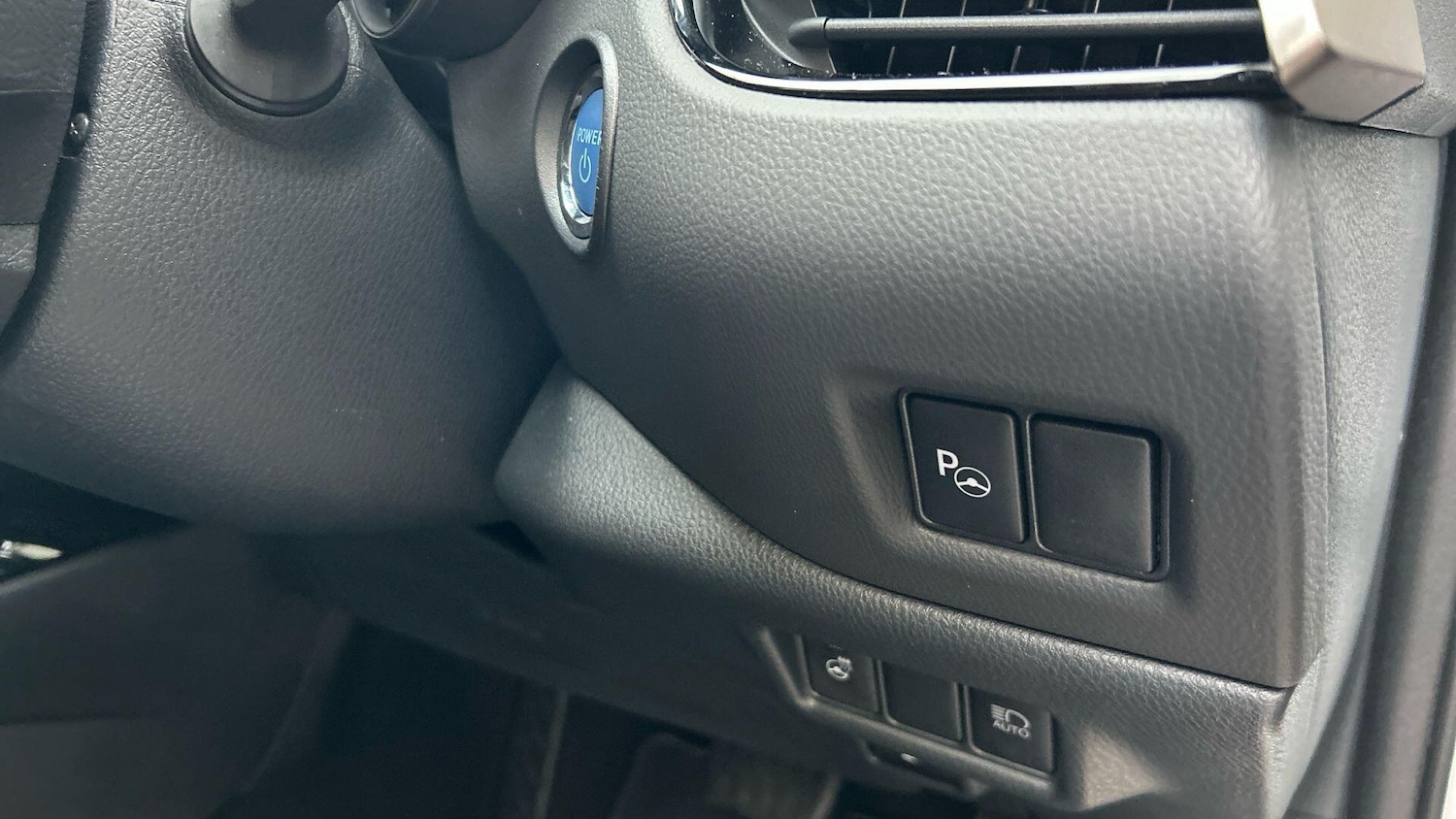 Used Toyota C-HR 2023 for sale - 76456841: Photo 40