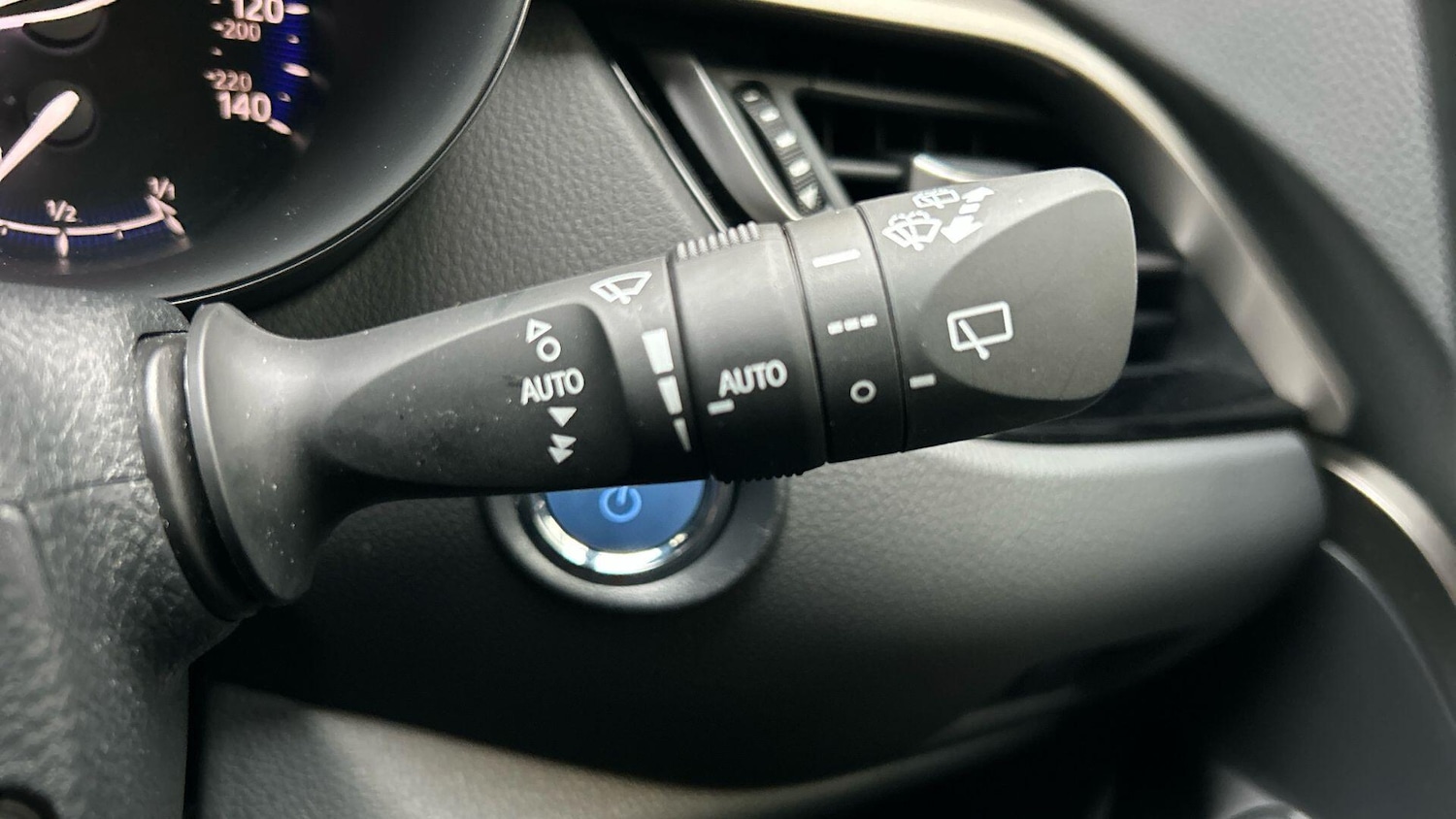 Used Toyota C-HR 2023 for sale - 76456841: Photo 44