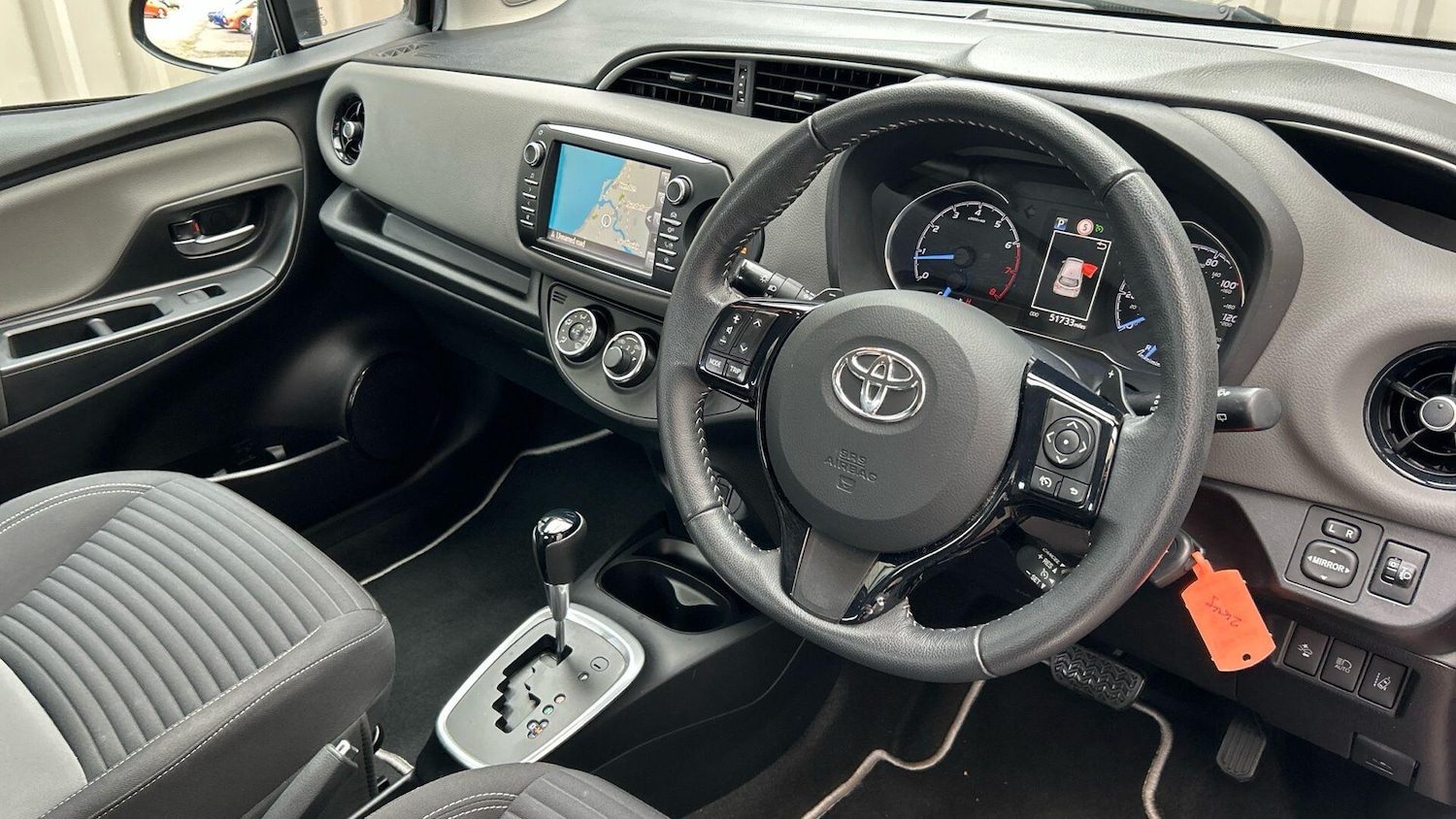 Used Toyota Yaris 2017 for sale - 76138604: Photo 12