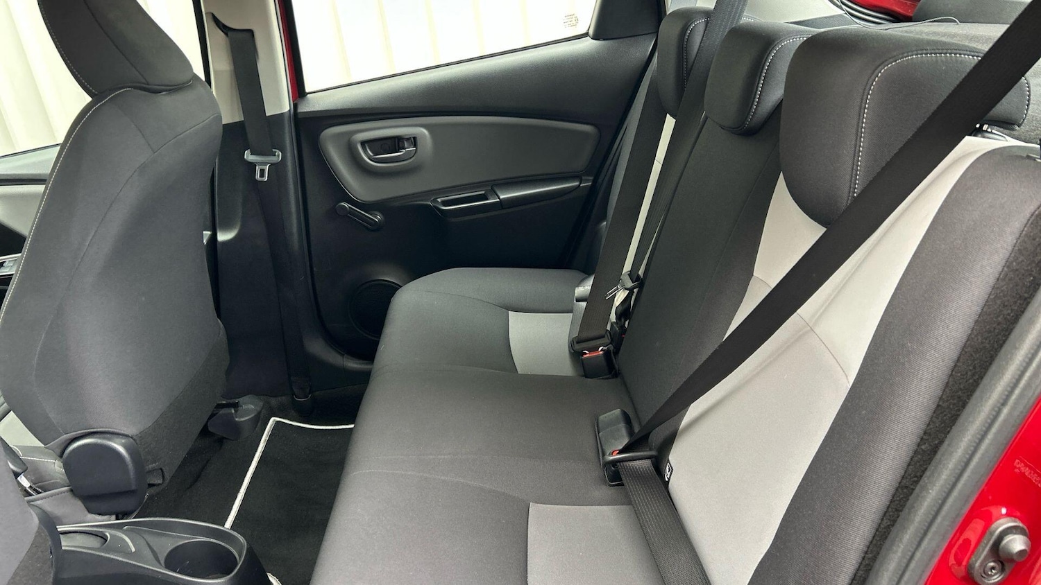Used Toyota Yaris 2017 for sale - 76138604: Photo 19