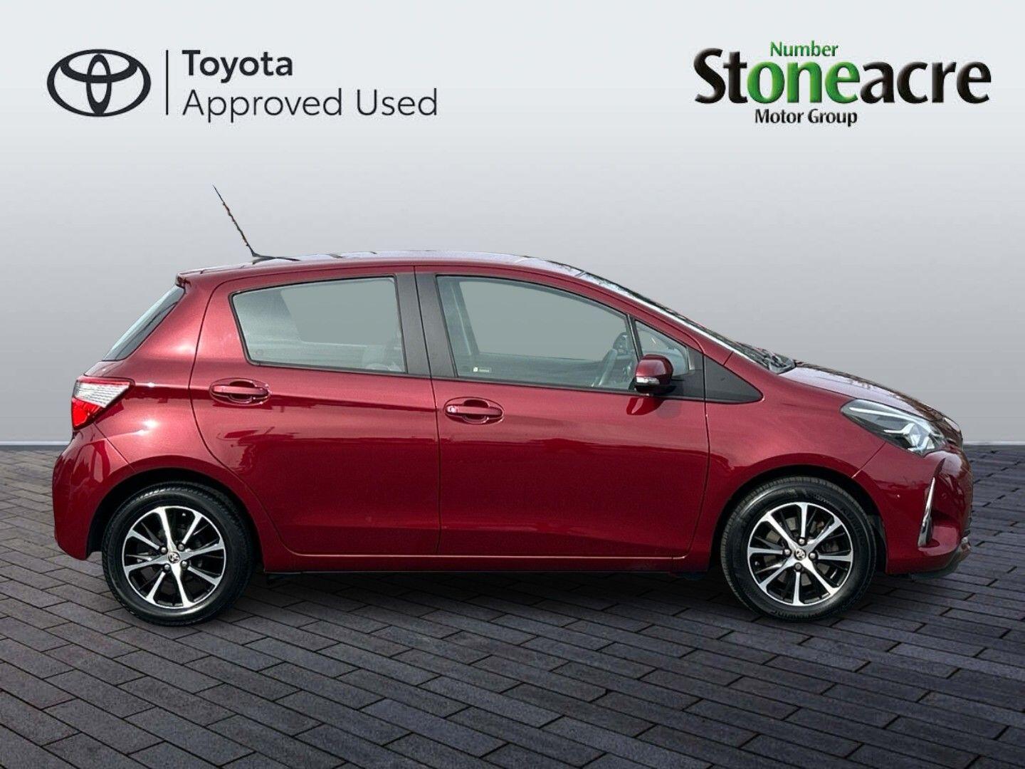 Used Toyota Yaris 2017 for sale - 76138604: Photo 4