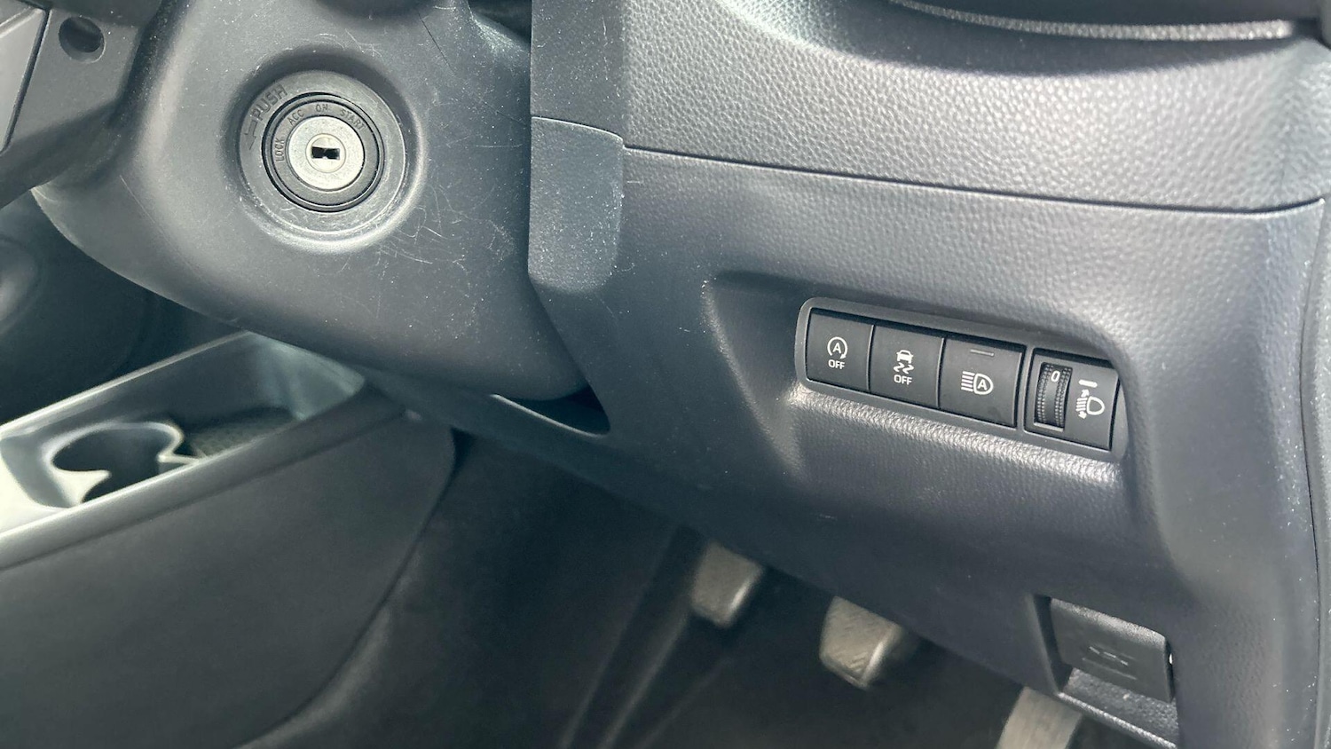 Used Toyota Aygo X 2023 for sale - 76715550: Photo 32