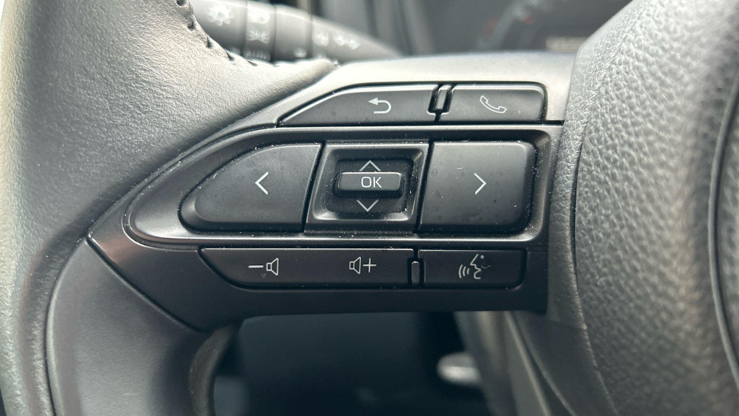 Used Toyota Aygo X 2023 for sale - 76715550: Photo 33