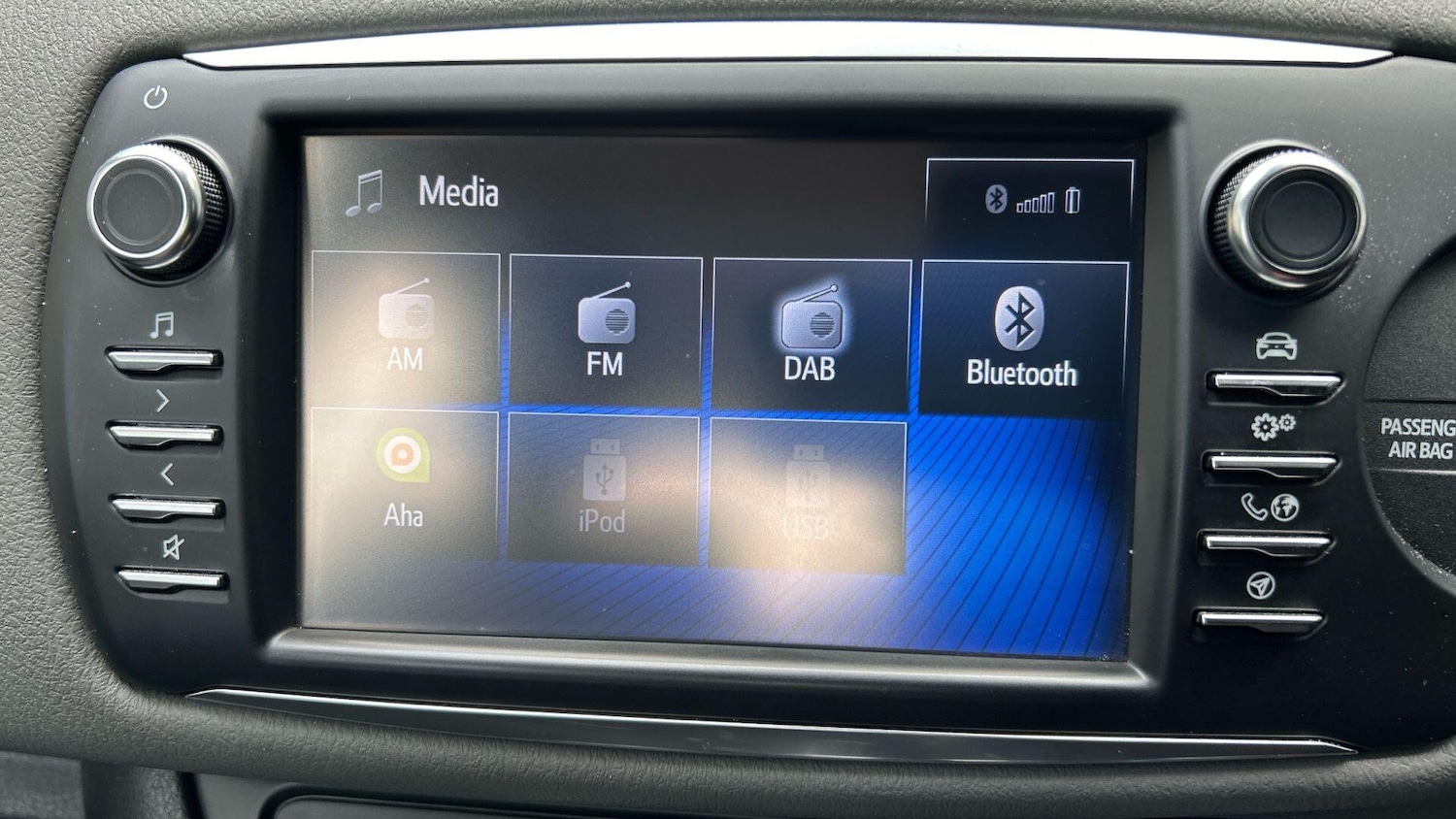 Used Toyota Yaris 2017 for sale - 77646415: Photo 23