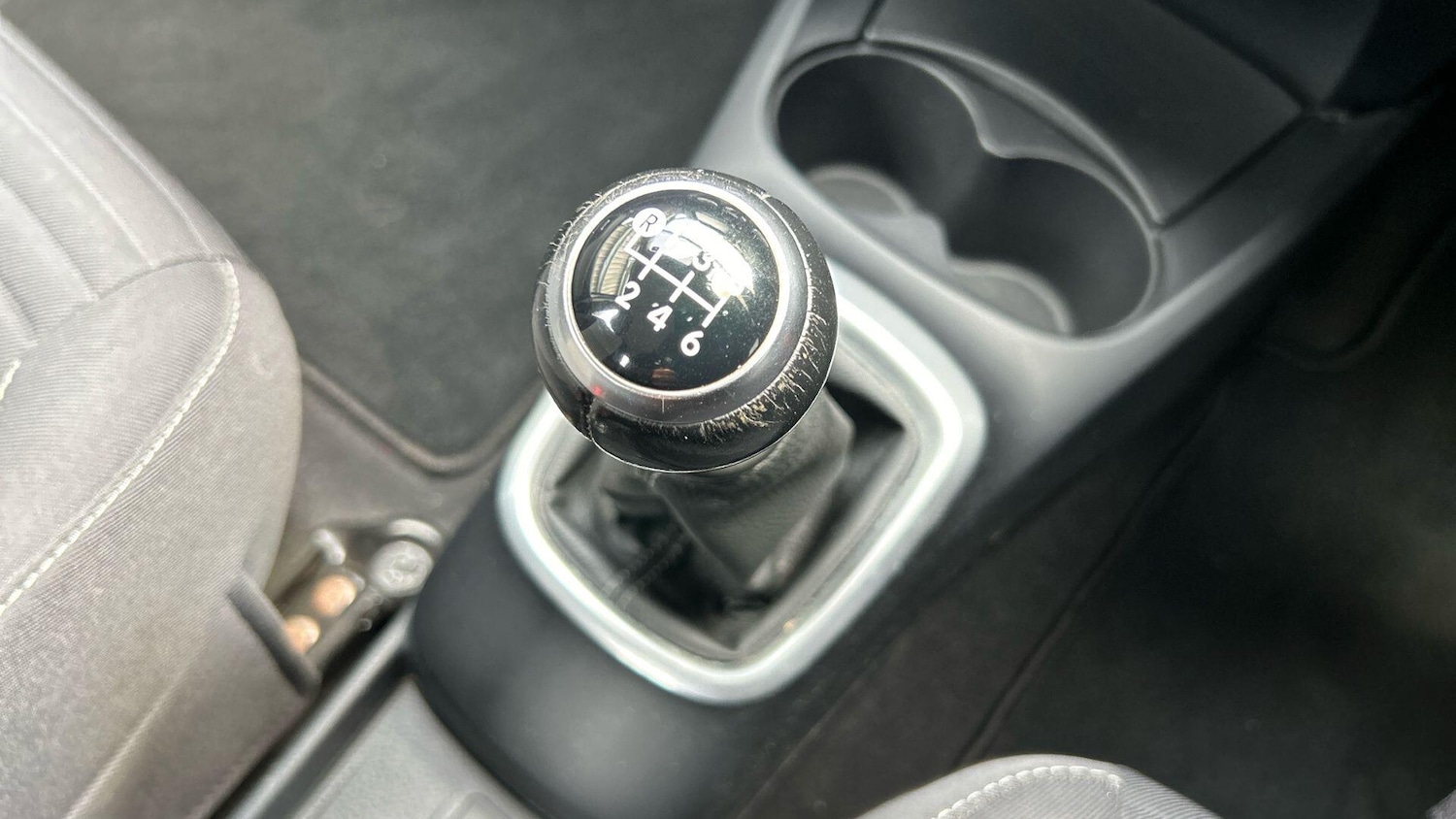 Used Toyota Yaris 2017 for sale - 77646415: Photo 31