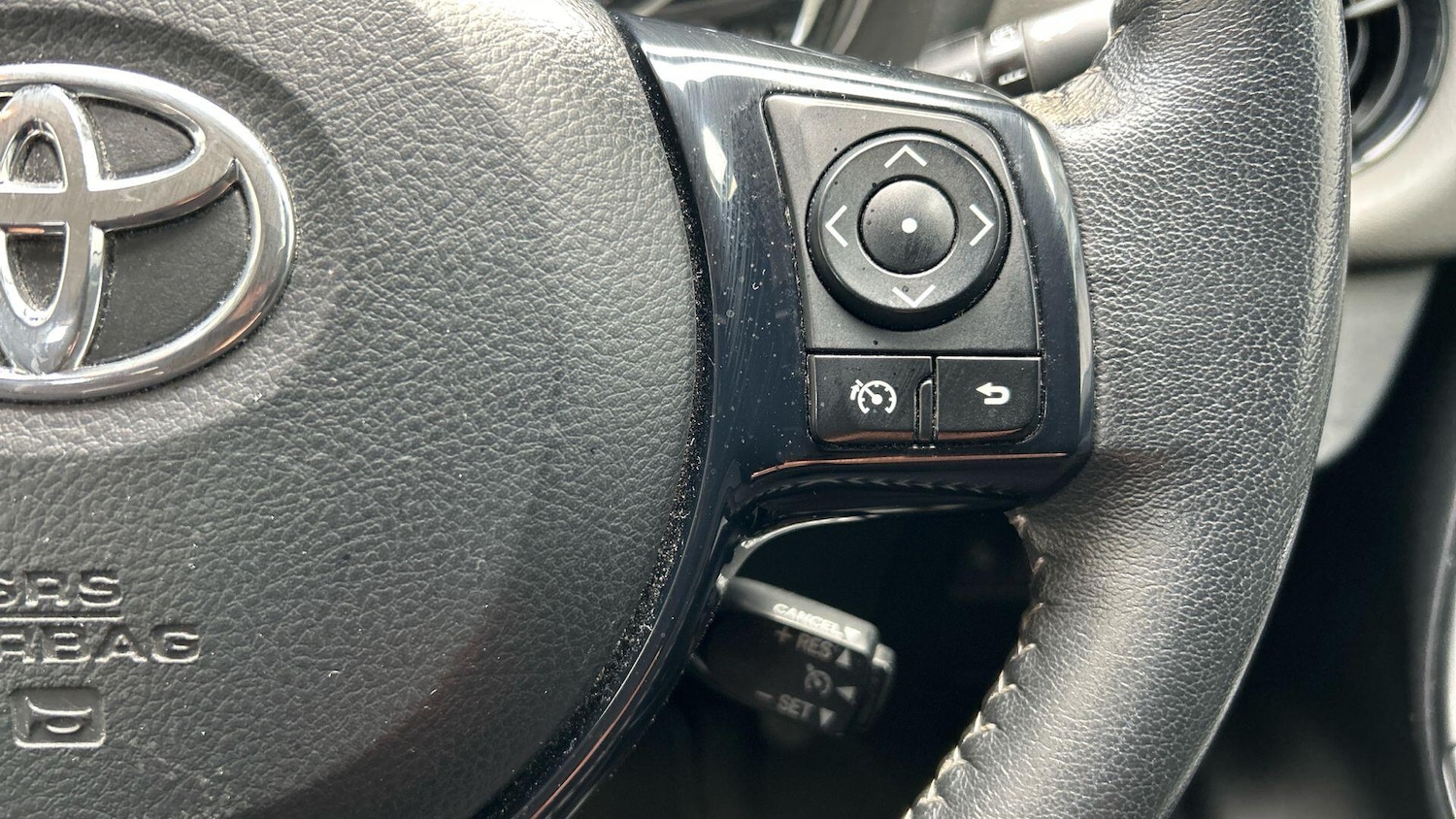 Used Toyota Yaris 2017 for sale - 77646415: Photo 33