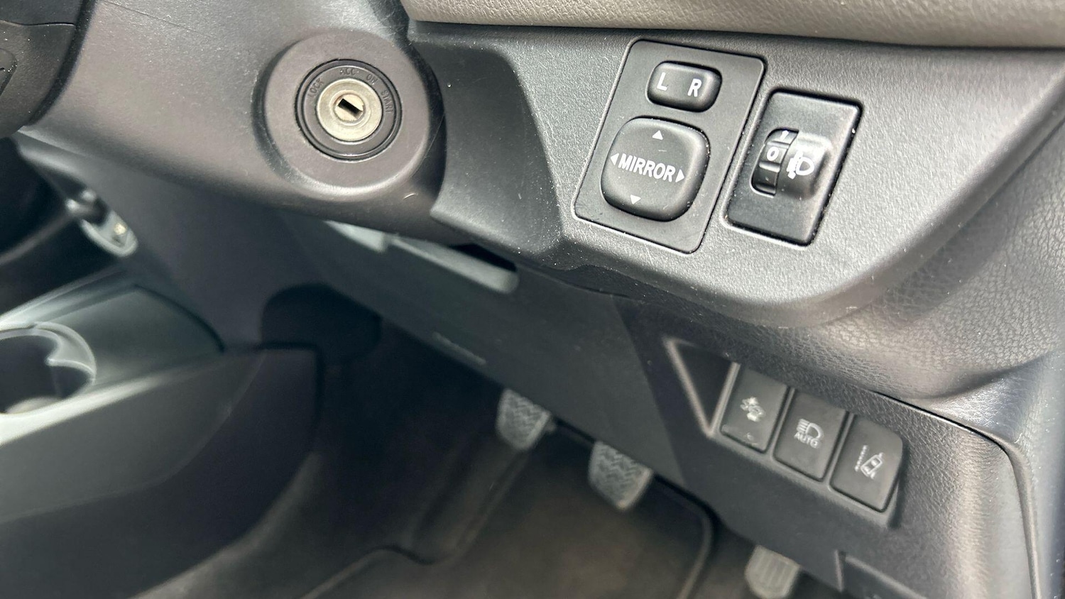 Used Toyota Yaris 2017 for sale - 77646415: Photo 37