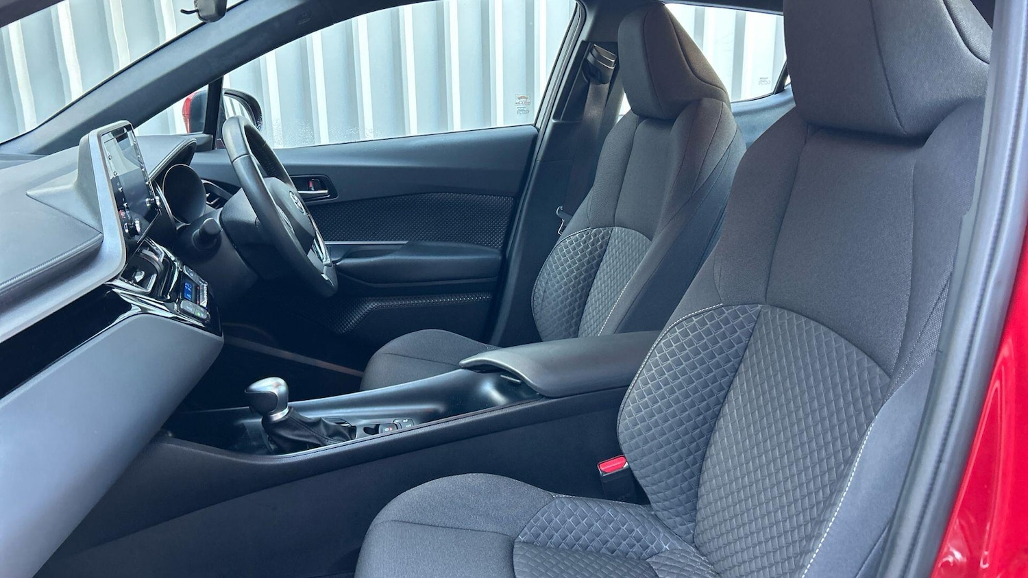 Used Toyota C-HR 2023 for sale - 76832124: Photo 14