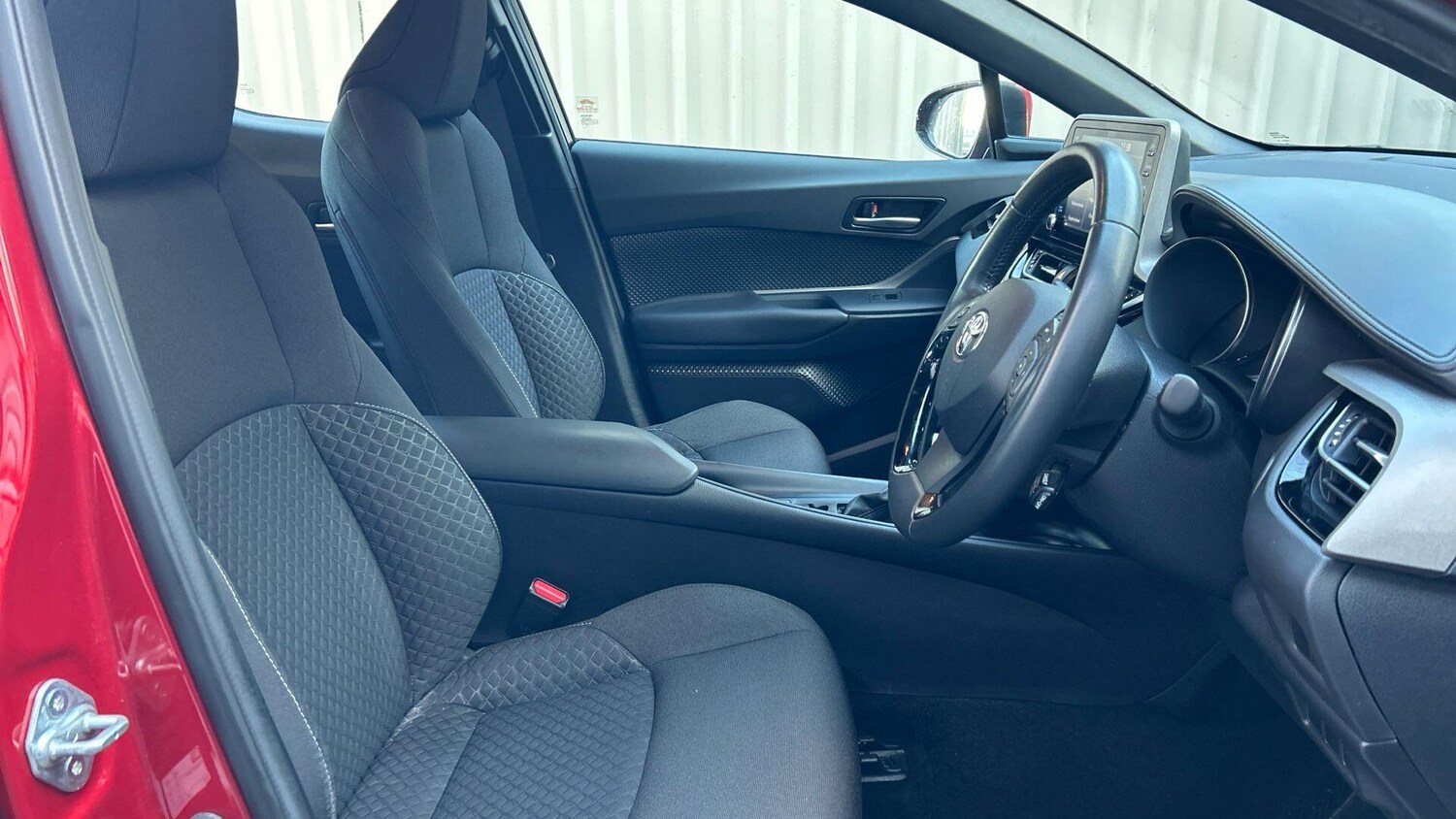 Used Toyota C-HR 2023 for sale - 76832124: Photo 15