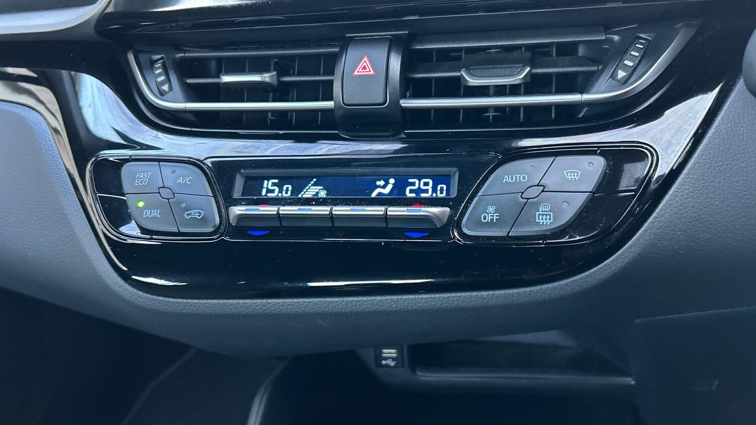 Used Toyota C-HR 2023 for sale - 76832124: Photo 29