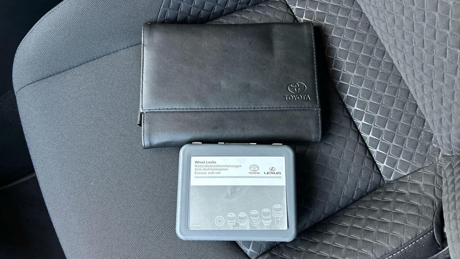 Used Toyota C-HR 2023 for sale - 76832124: Photo 41