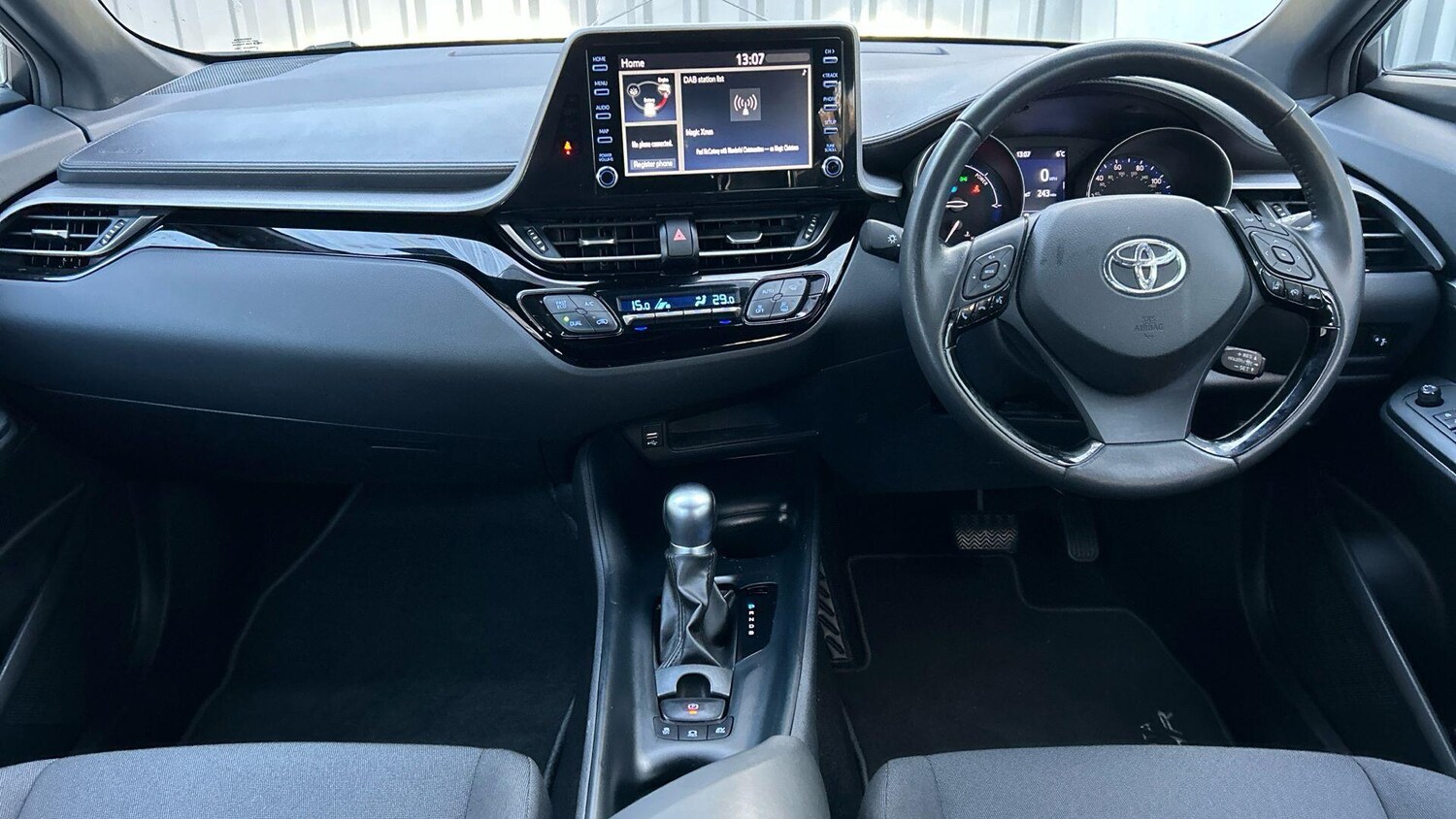 Used Toyota C-HR 2023 for sale - 76832124: Photo 9