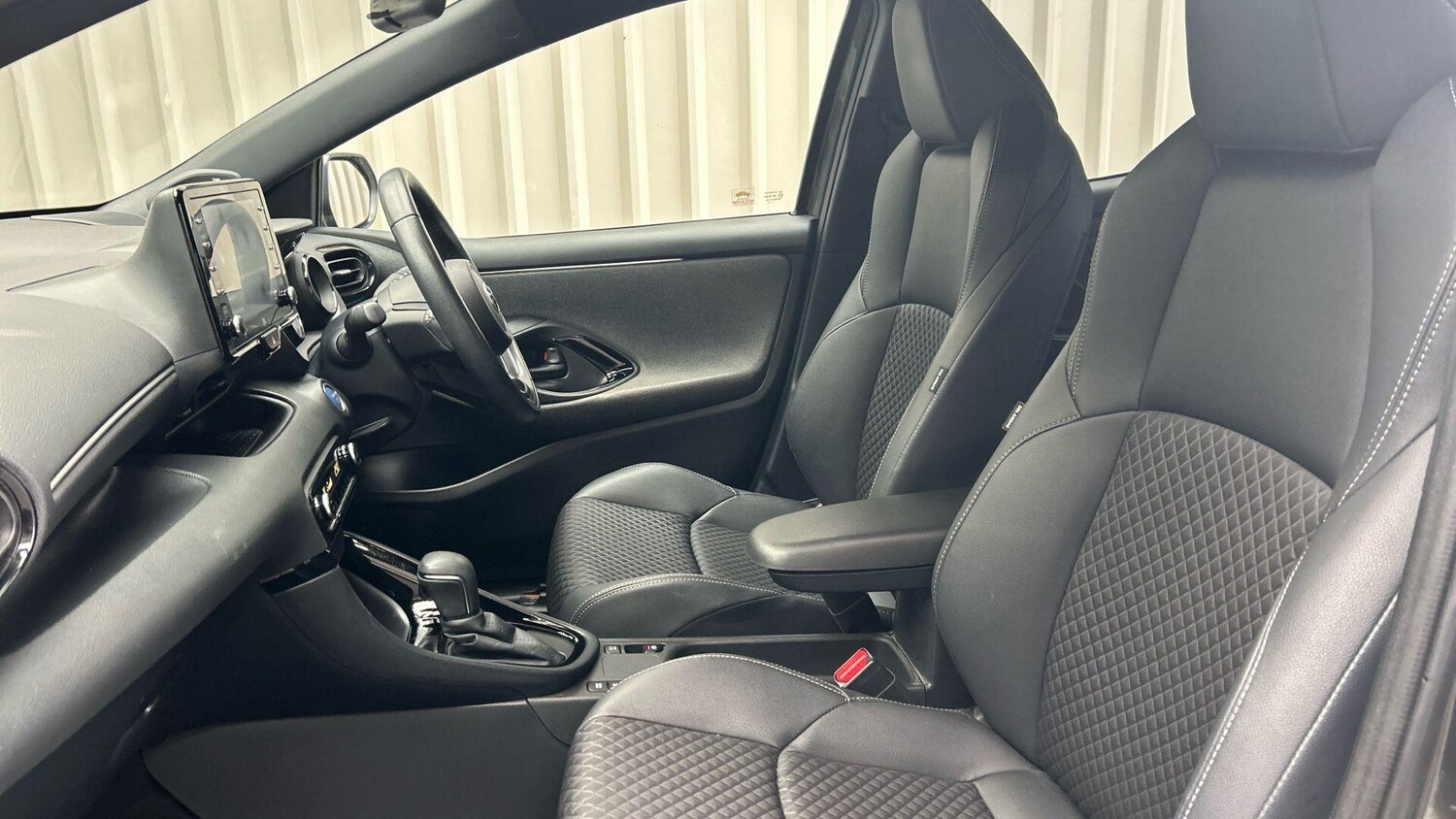 Used Toyota Yaris 2022 for sale - 77939598: Photo 14