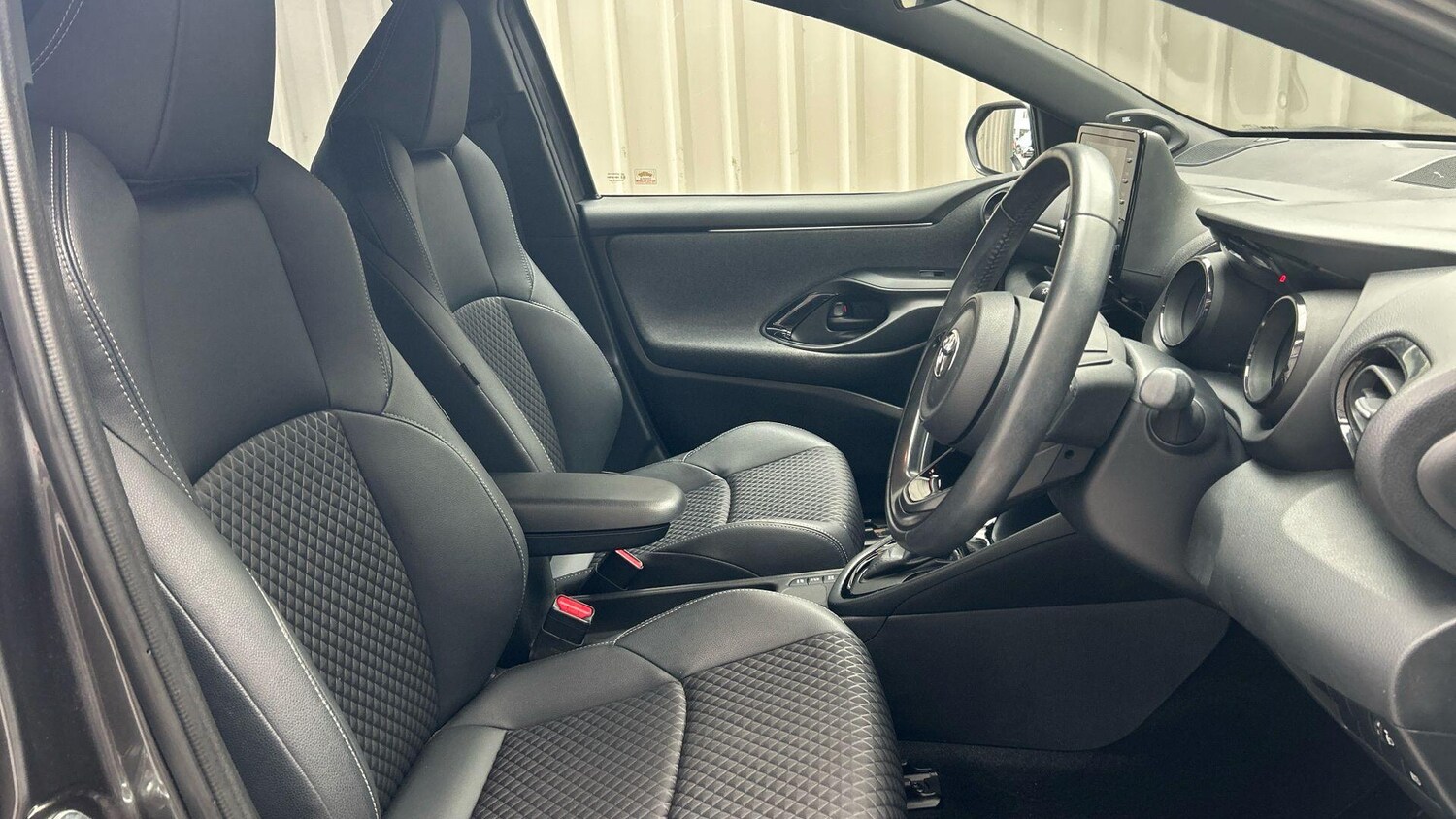 Used Toyota Yaris 2022 for sale - 77939598: Photo 15