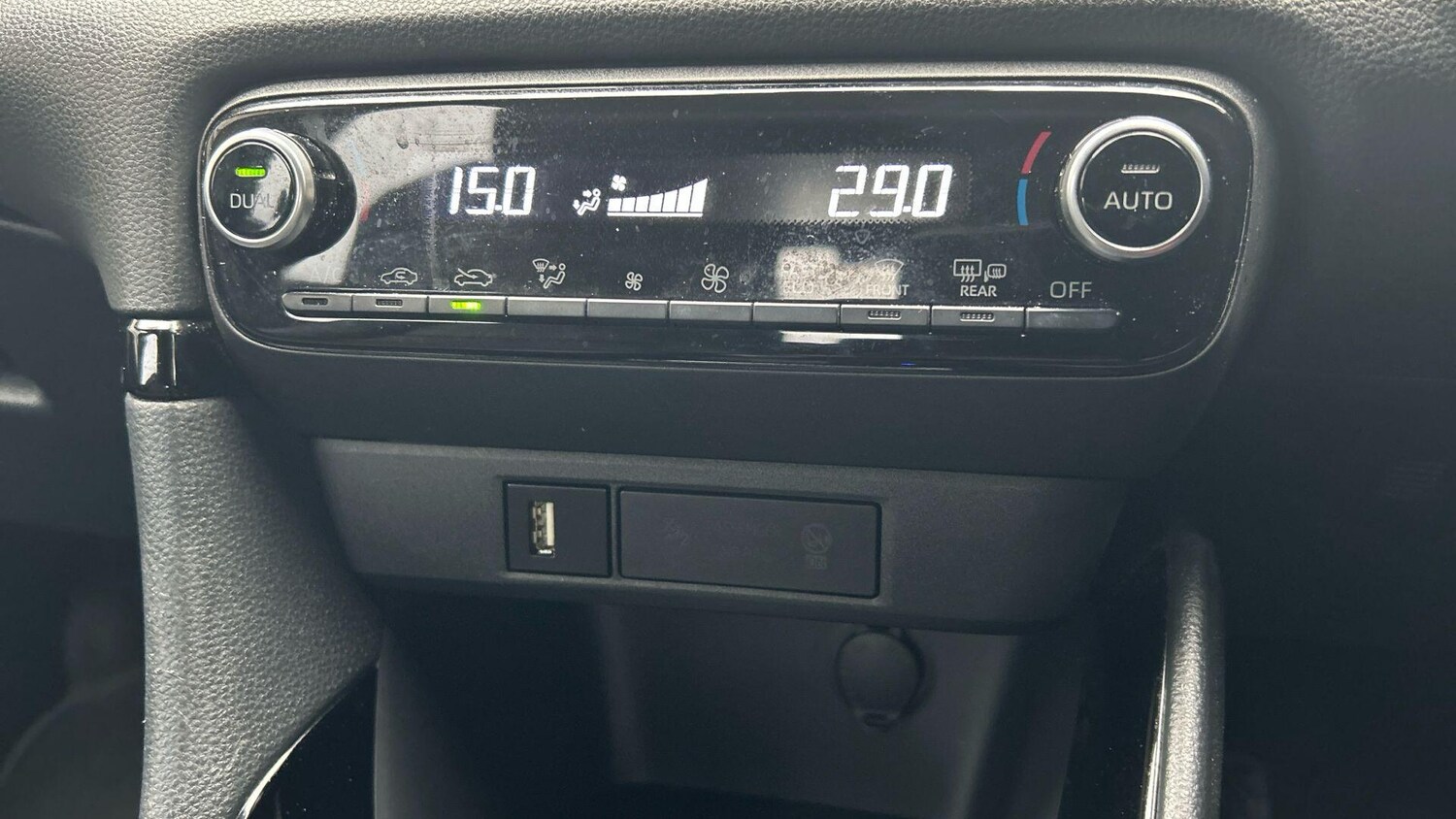 Used Toyota Yaris 2022 for sale - 77939598: Photo 30