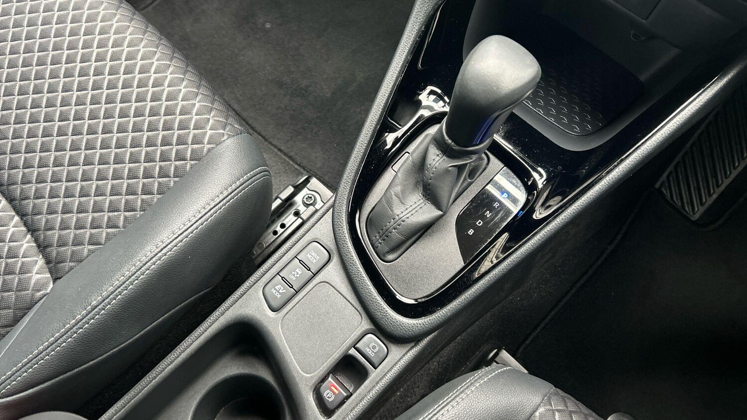 Used Toyota Yaris 2022 for sale - 77939598: Photo 31