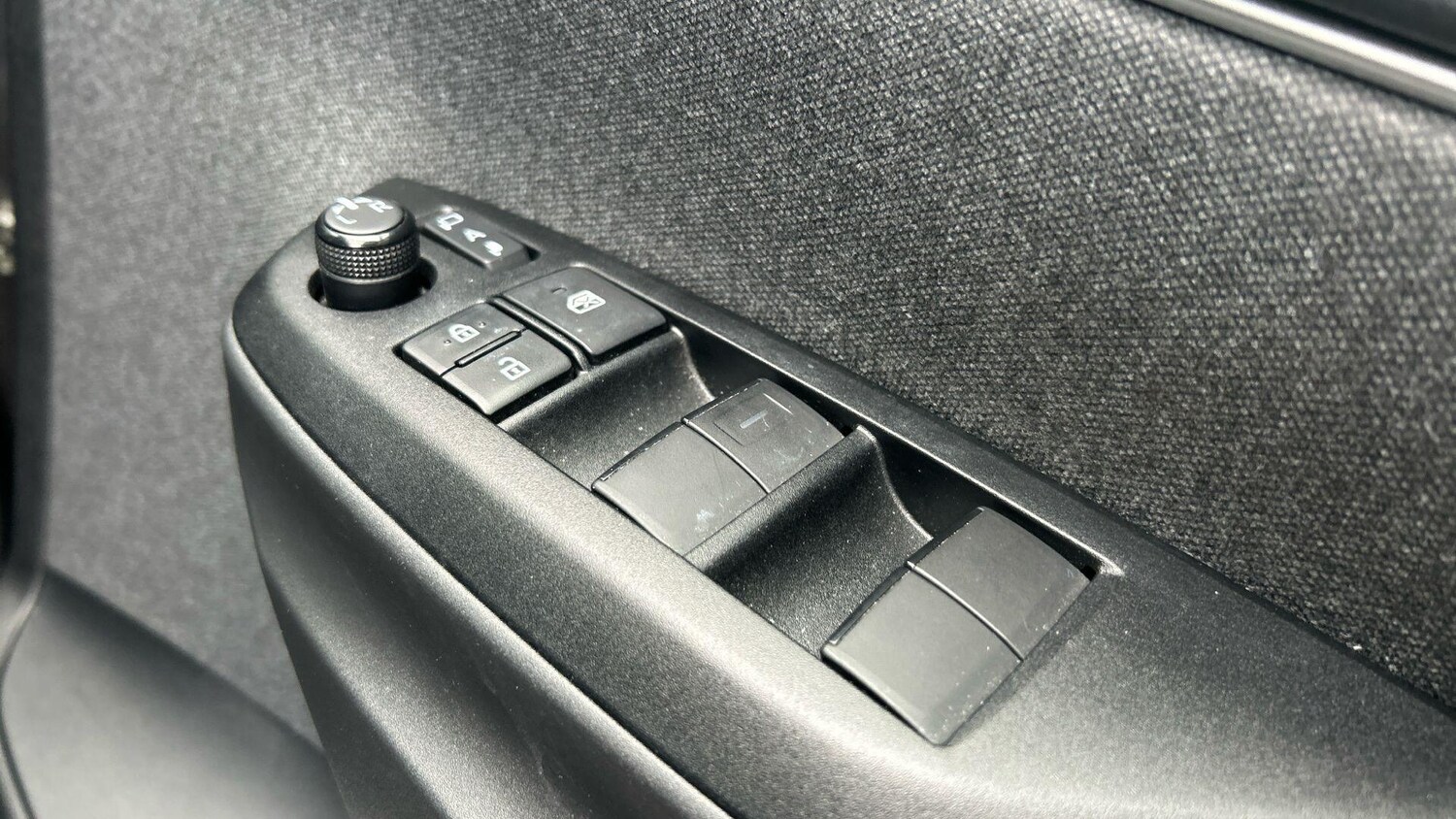 Used Toyota Yaris 2022 for sale - 77939598: Photo 40