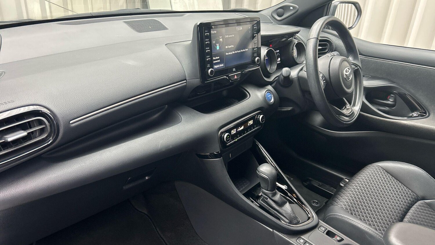 Used Toyota Yaris 2022 for sale - 77939598: Photo 43