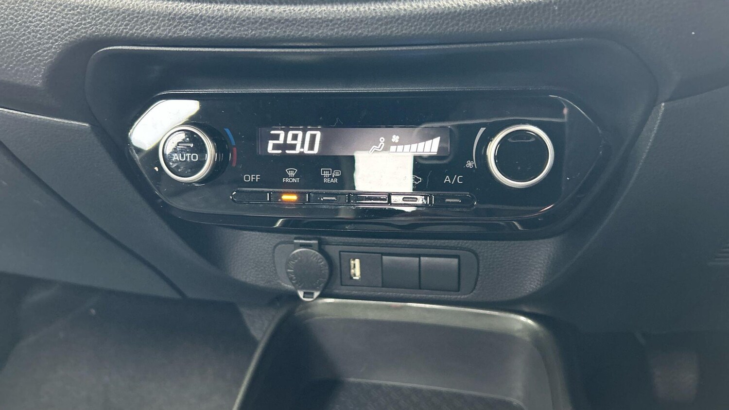 Used Toyota Aygo X 2023 for sale - 76109894: Photo 30