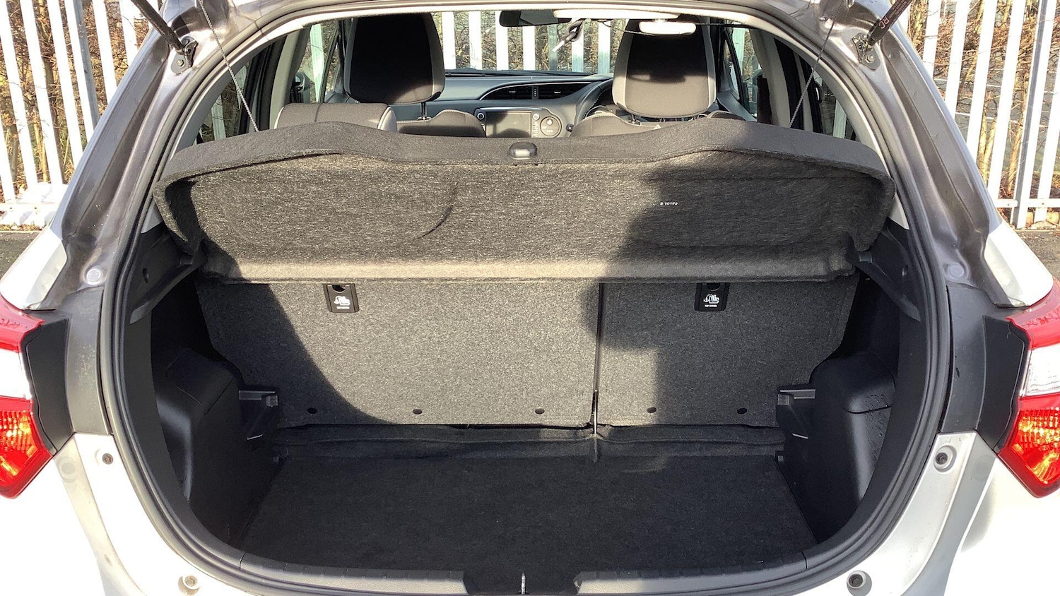 Used Toyota Yaris 2019 for sale - 76336600: Photo 19