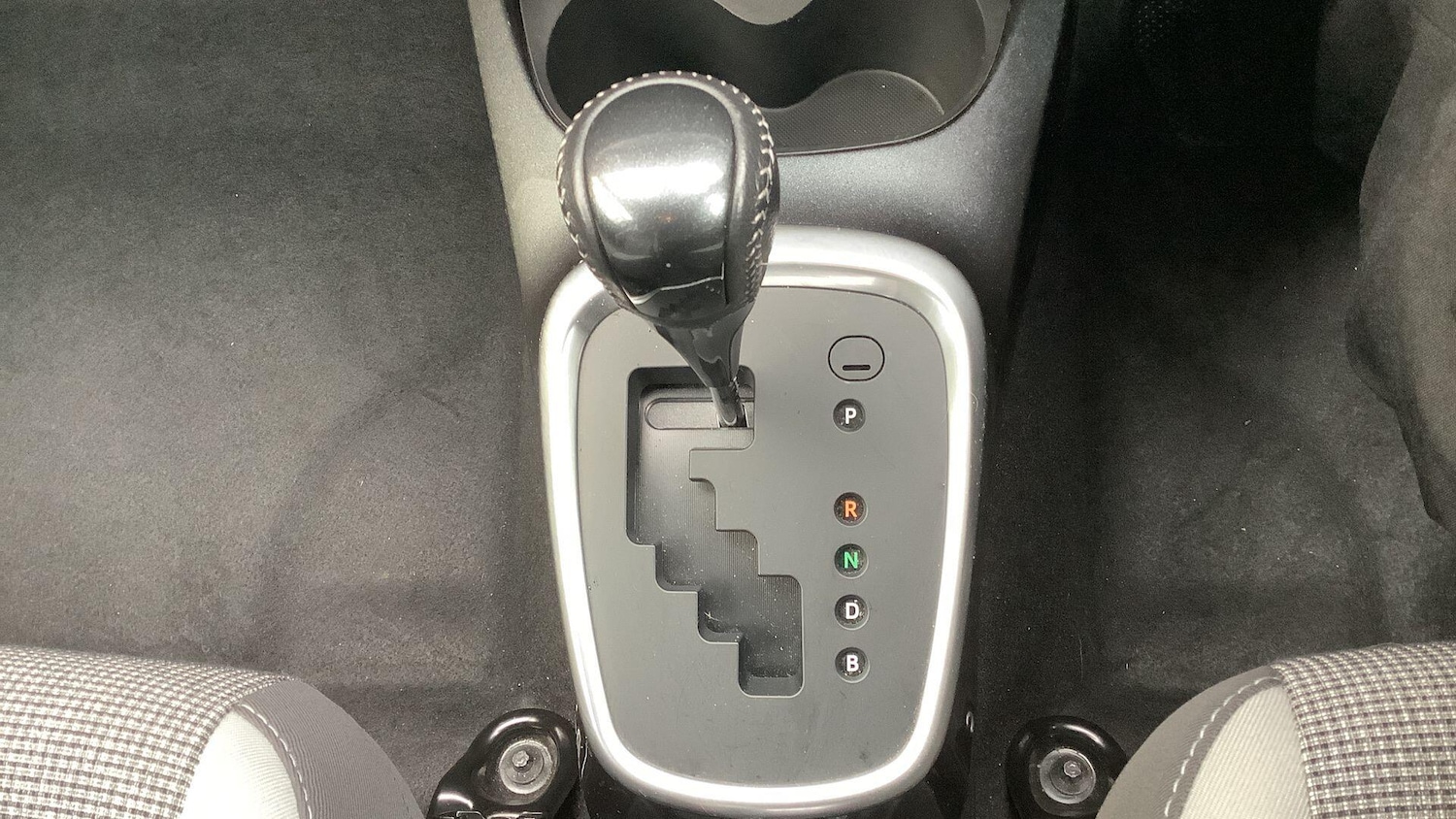 Used Toyota Yaris 2019 for sale - 76336600: Photo 30