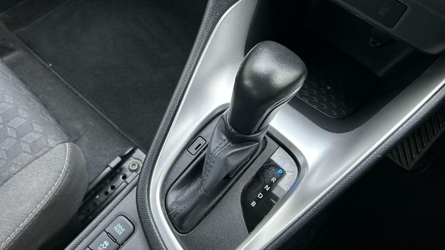 Used Toyota Yaris 2023 for sale - 76646127: Photo 31