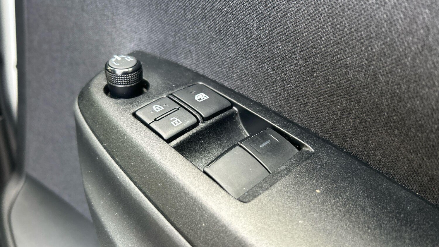 Used Toyota Yaris 2023 for sale - 77939596: Photo 33