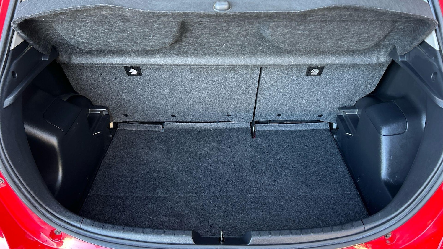 Used Toyota Yaris 2019 for sale - 77203735: Photo 18