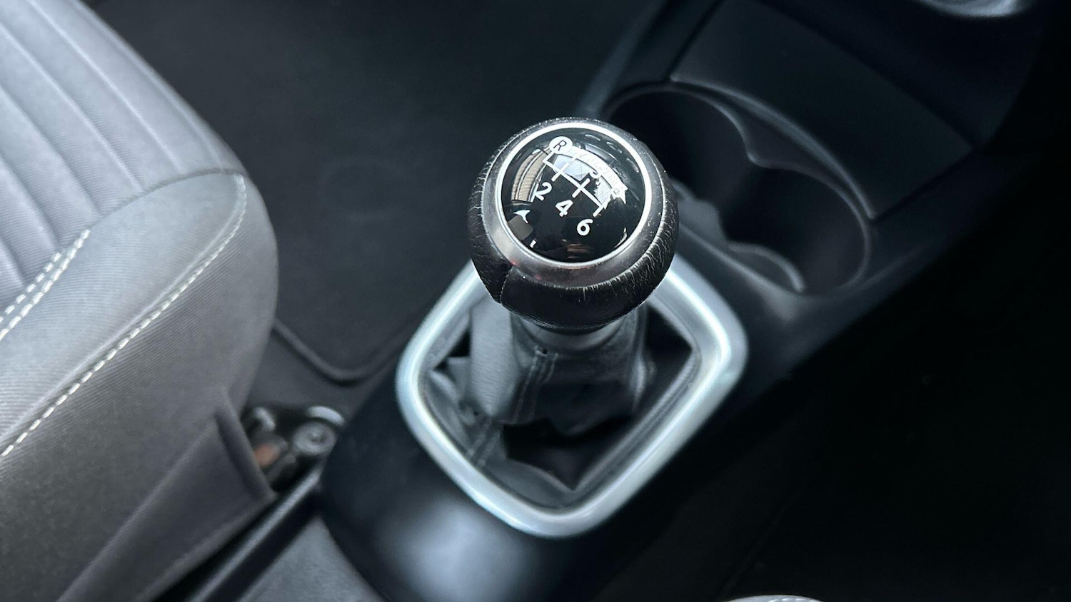 Used Toyota Yaris 2019 for sale - 77203735: Photo 32