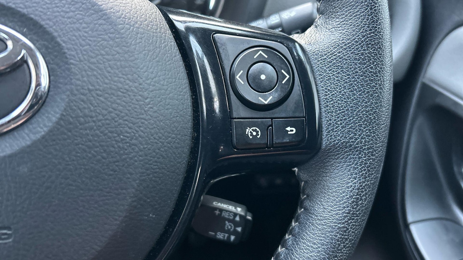 Used Toyota Yaris 2019 for sale - 77203735: Photo 35