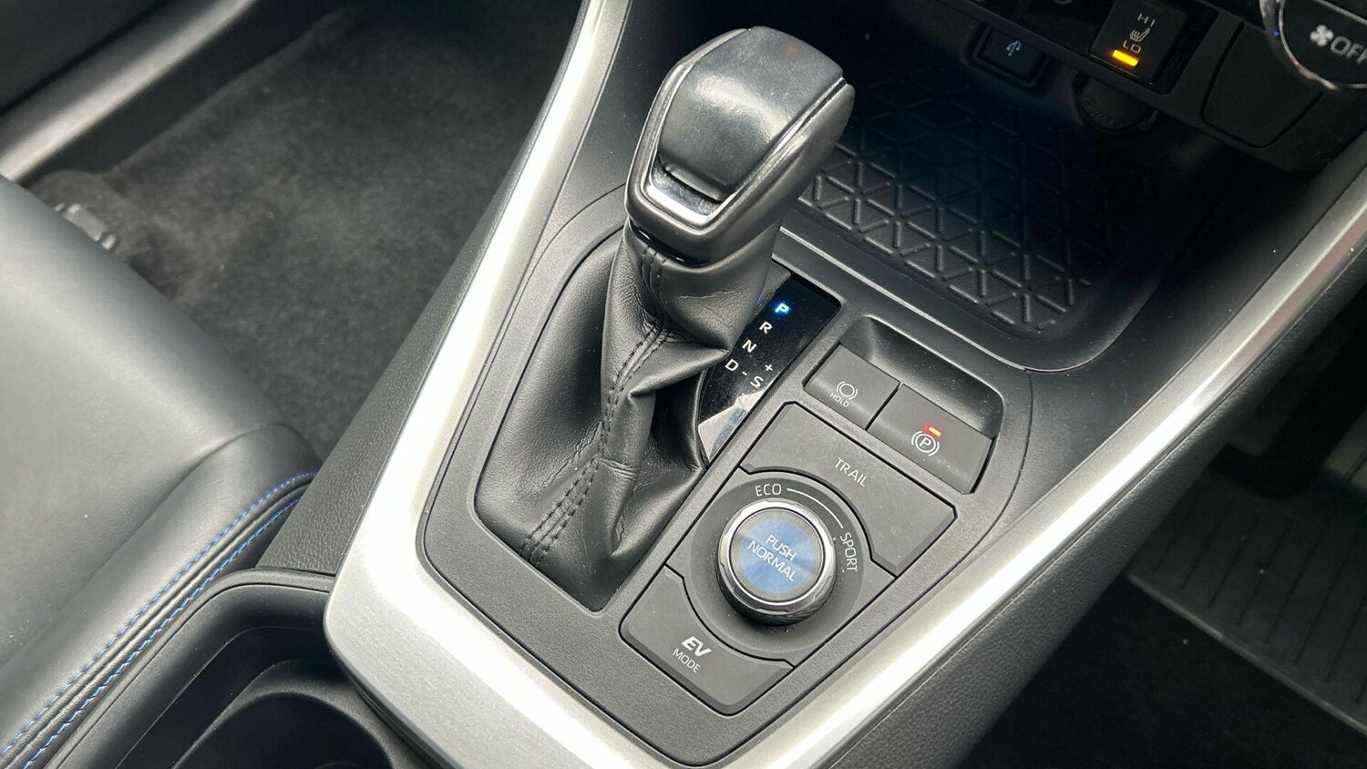 Used Toyota RAV4 2020 for sale - 77469323: Photo 32