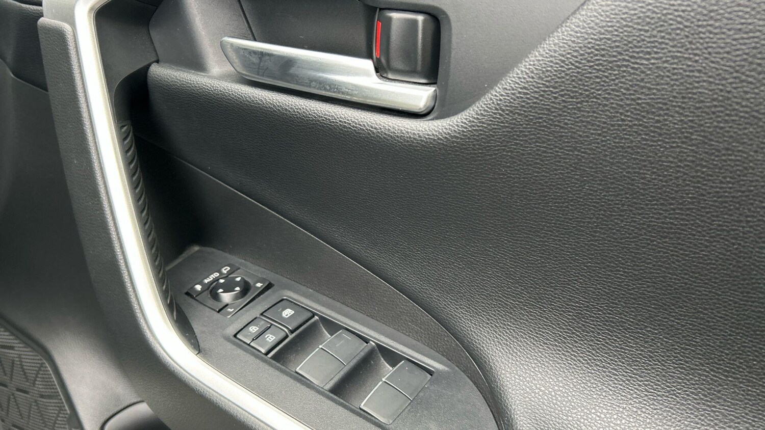 Used Toyota RAV4 2020 for sale - 77469323: Photo 38