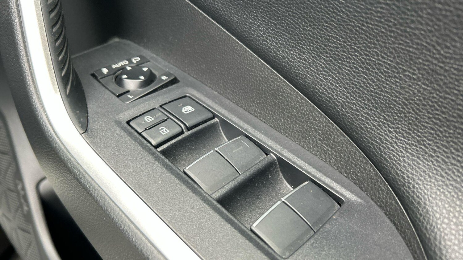 Used Toyota RAV4 2020 for sale - 77469323: Photo 39