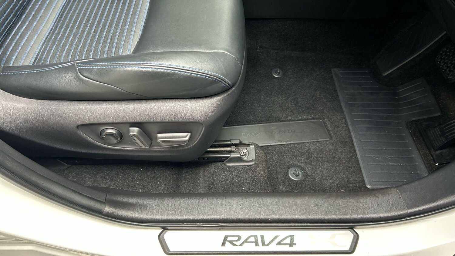 Used Toyota RAV4 2020 for sale - 77469323: Photo 41