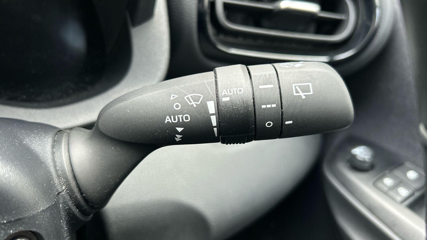 Used Toyota Yaris for sale - 77723476: Photo 33