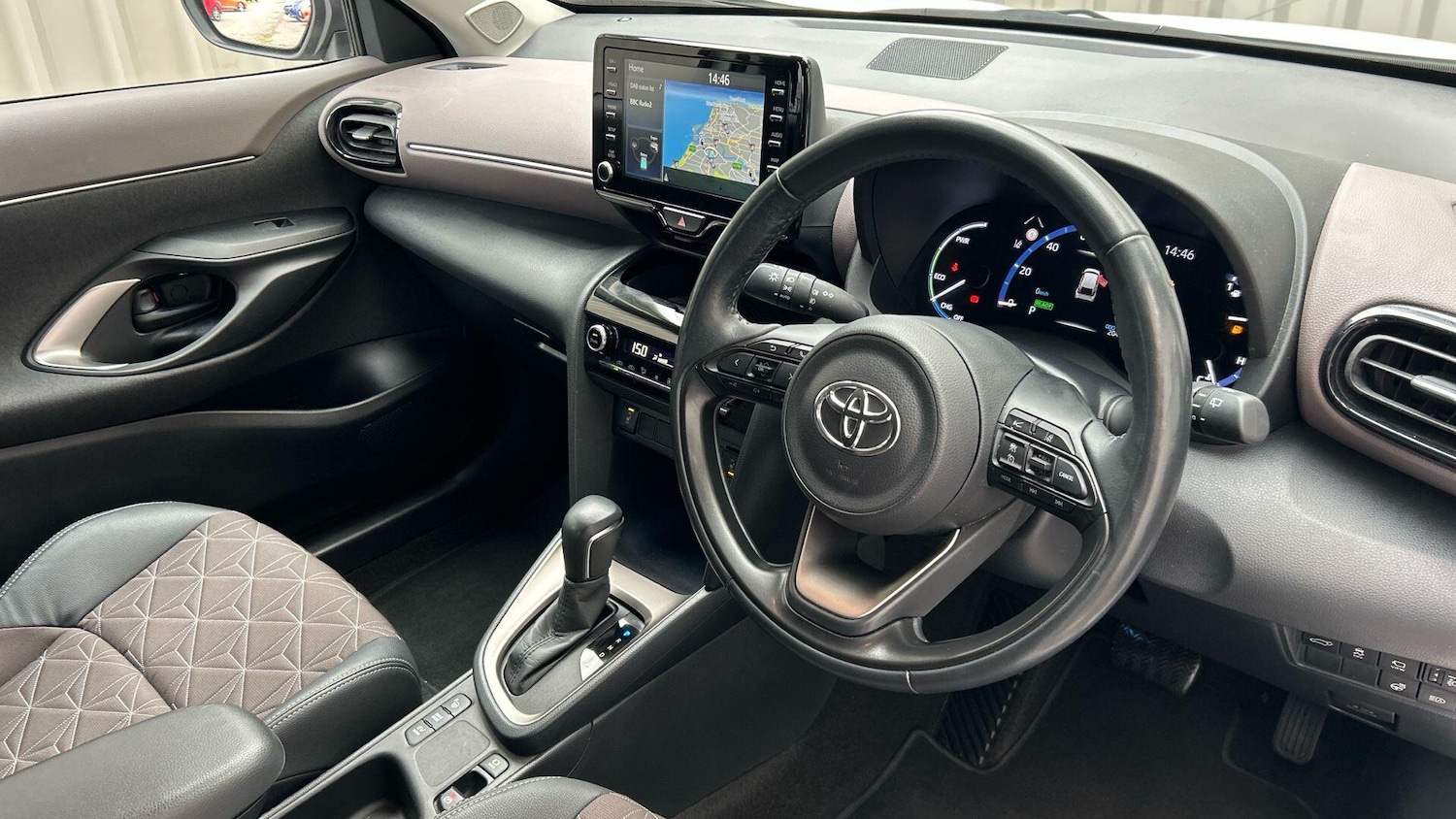Used Toyota Yaris Cross 2022 for sale - 76122866: Photo 12