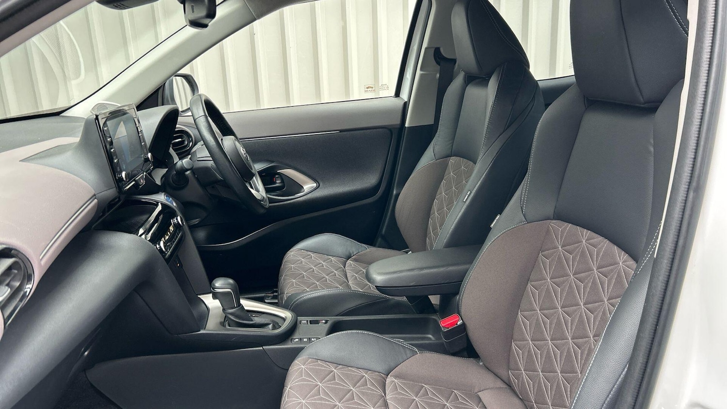 Used Toyota Yaris Cross 2022 for sale - 76122866: Photo 16
