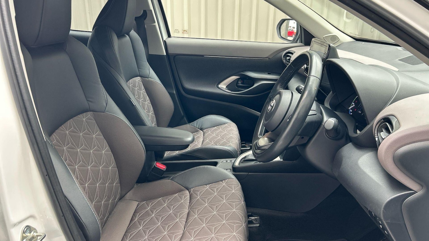 Used Toyota Yaris Cross 2022 for sale - 76122866: Photo 17