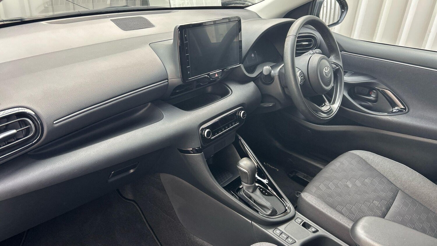 Used Toyota Yaris 2024 for sale - 77939416: Photo 38