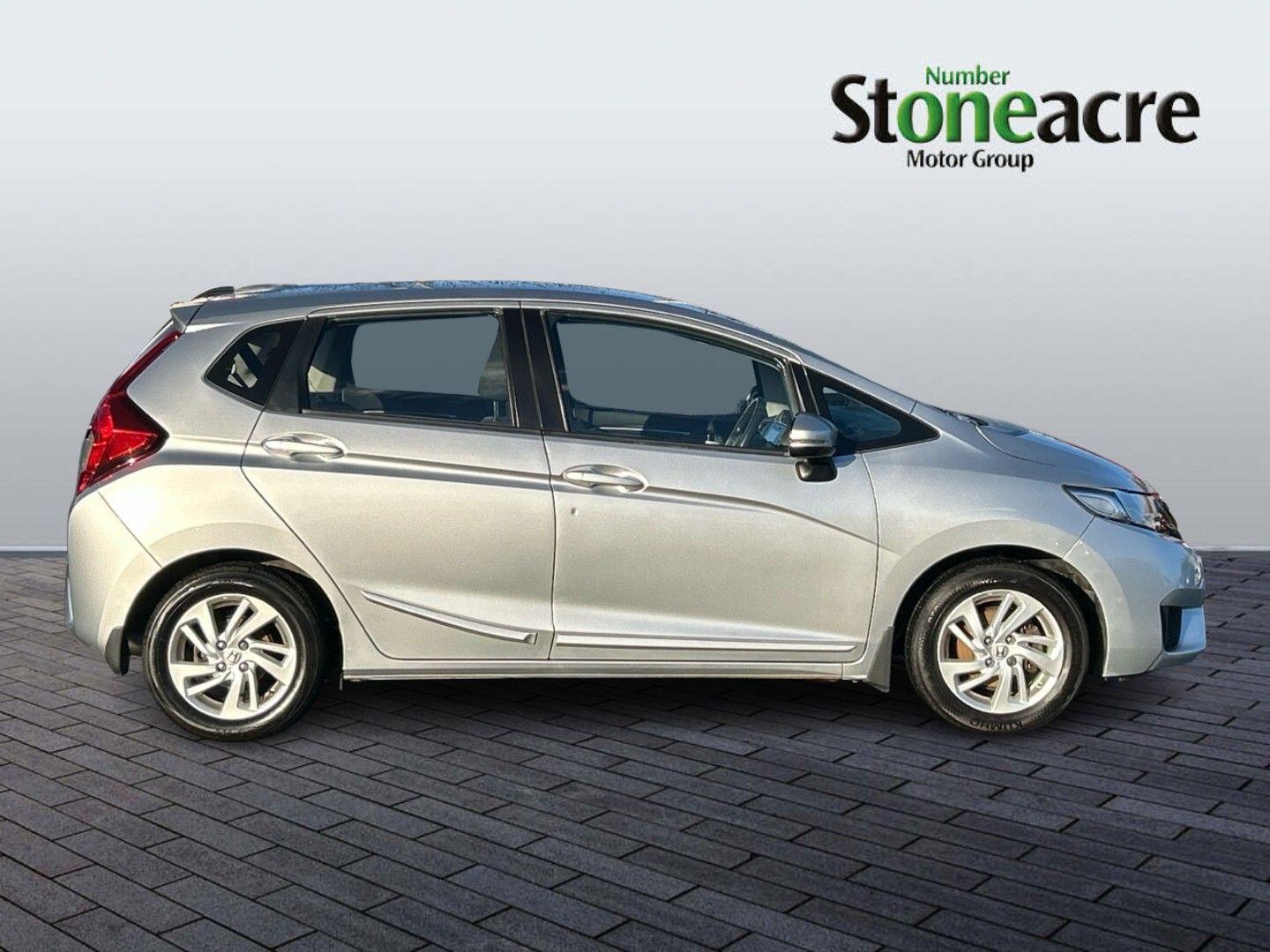 Used Honda Jazz 2016 for sale - 77242626: Photo 2