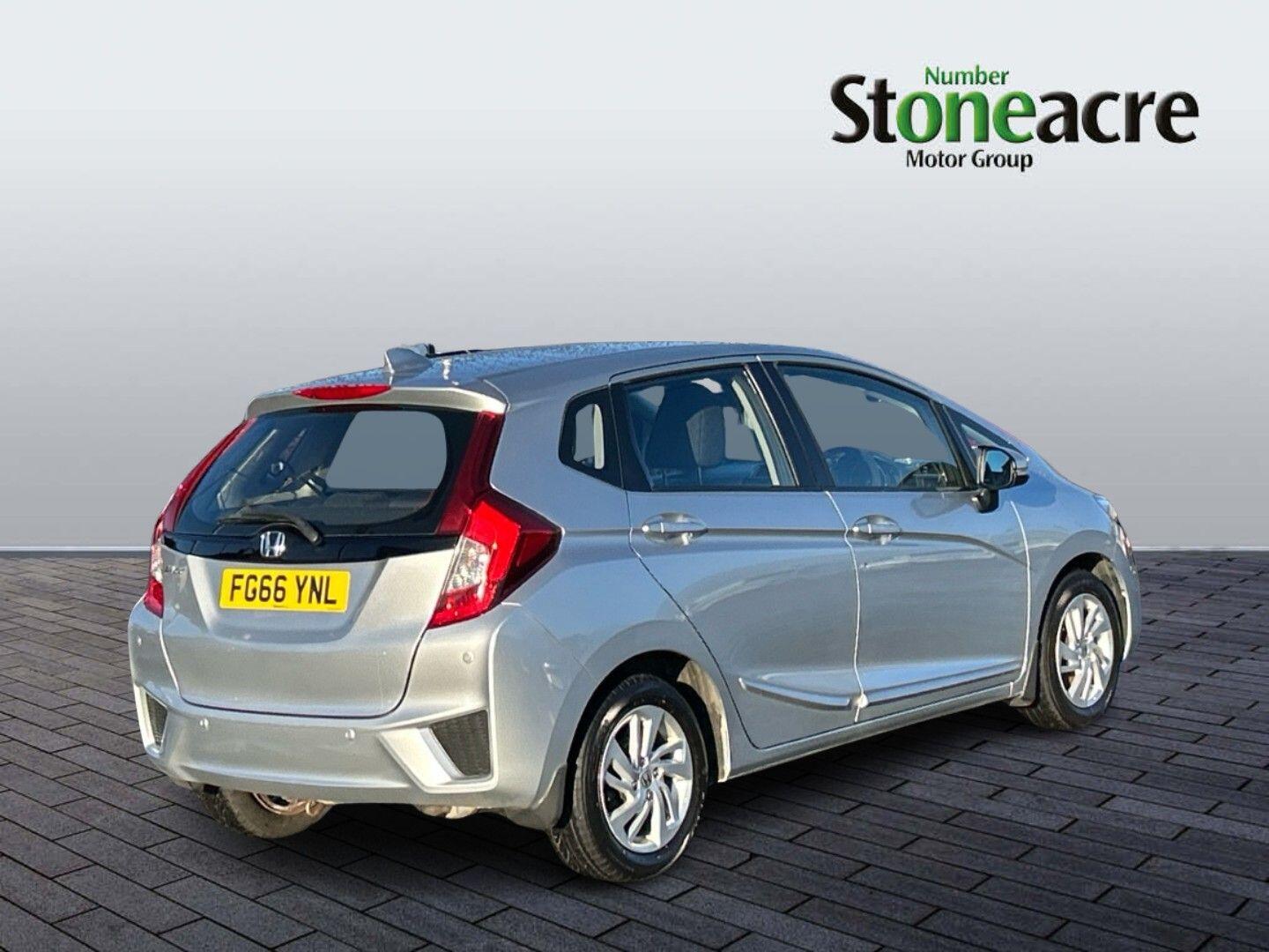 Used Honda Jazz 2016 for sale - 77242626: Photo 3