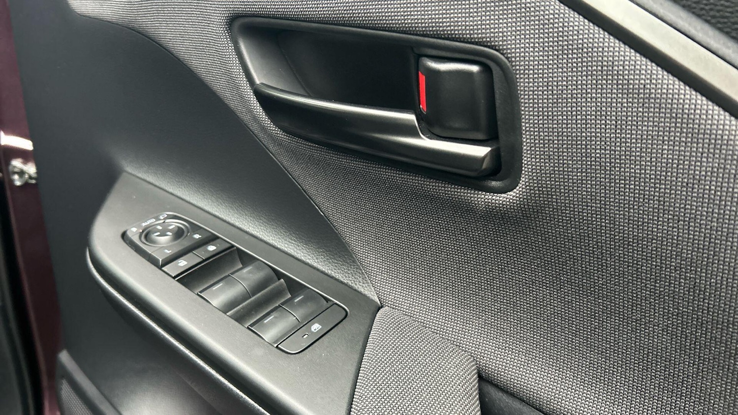 Used Toyota C-HR 2024 for sale - 77279717: Photo 34