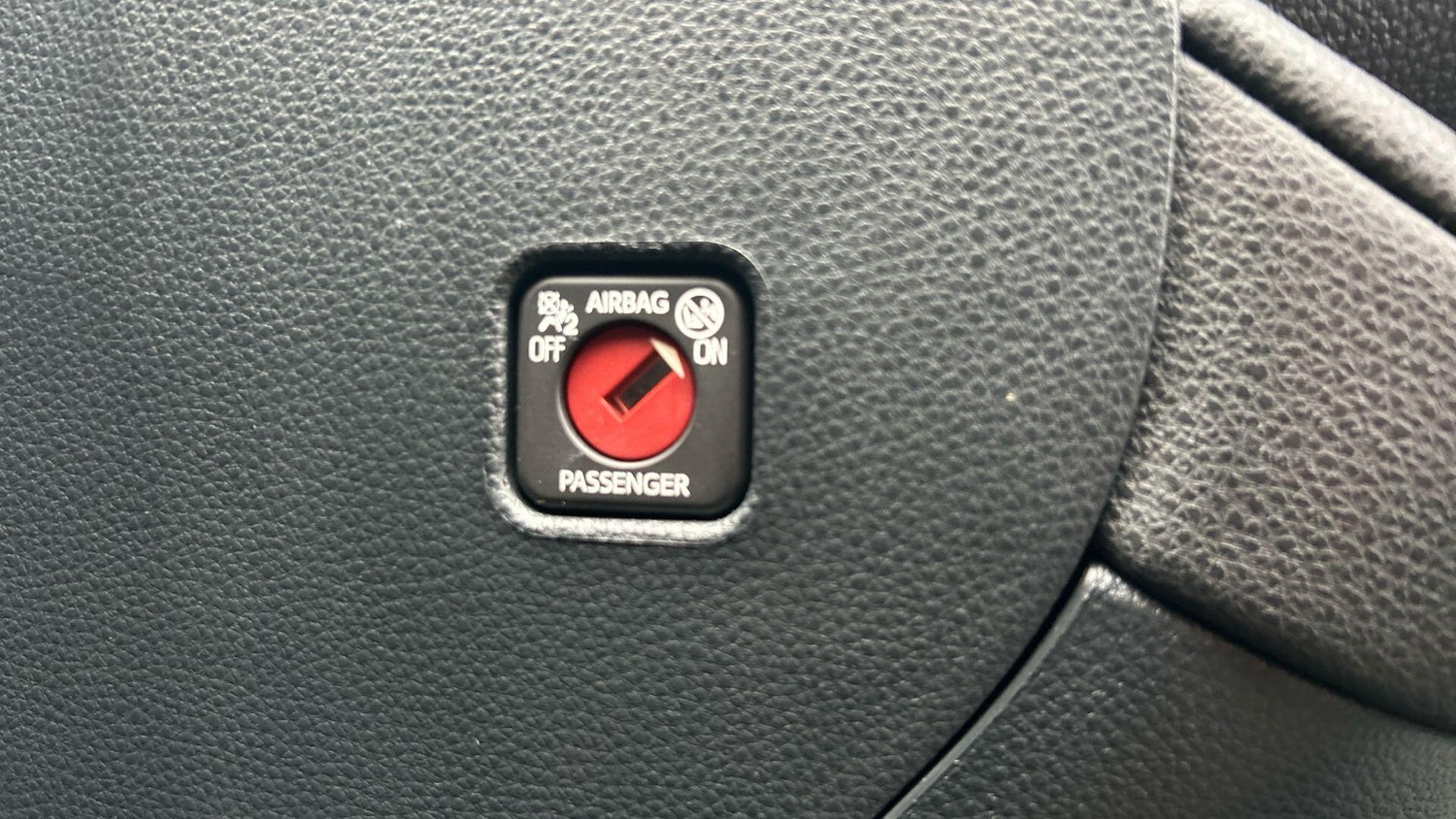 Used Toyota C-HR 2024 for sale - 77279717: Photo 47