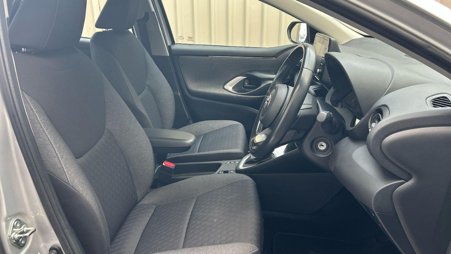 Used Toyota Yaris 2021 for sale - 76484900: Photo 17