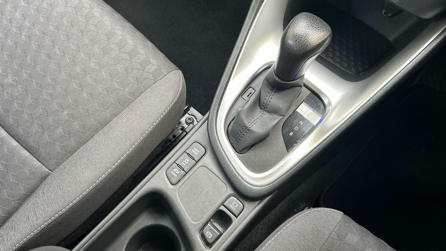 Used Toyota Yaris 2021 for sale - 76484900: Photo 32