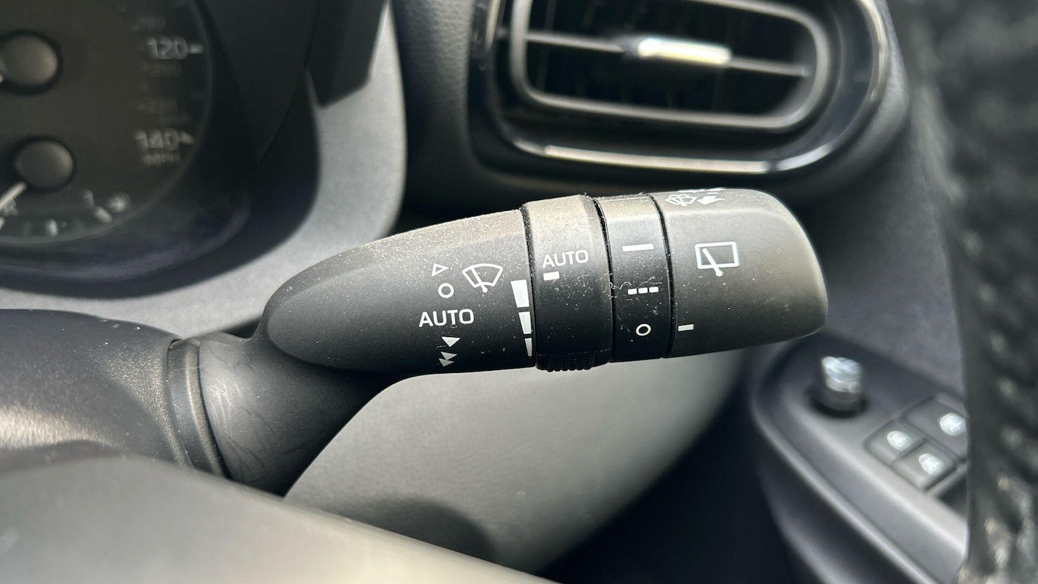 Used Toyota Yaris 2021 for sale - 76484900: Photo 37